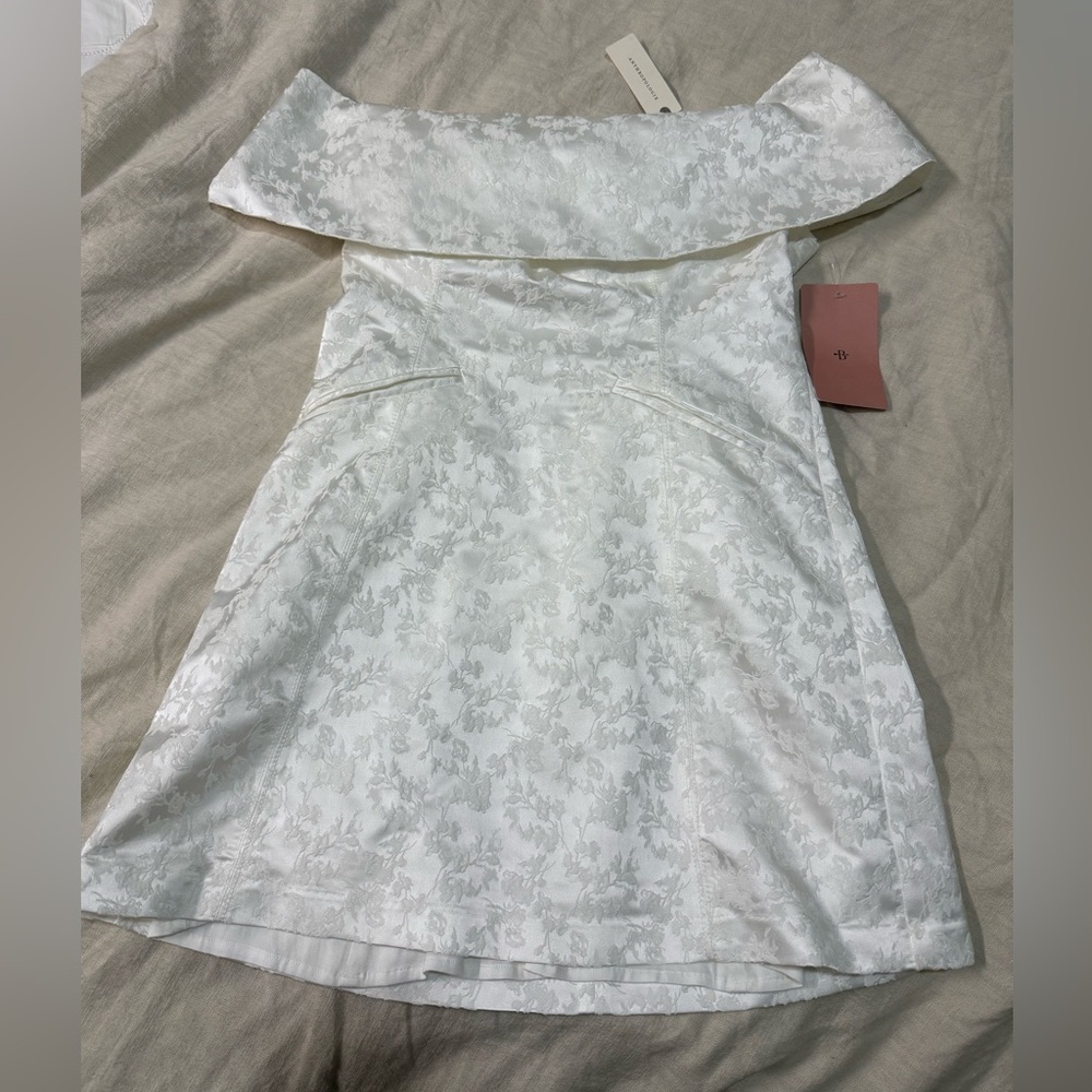 NWT Anthropologie Elegant White Floral Off-Shoulder Dress